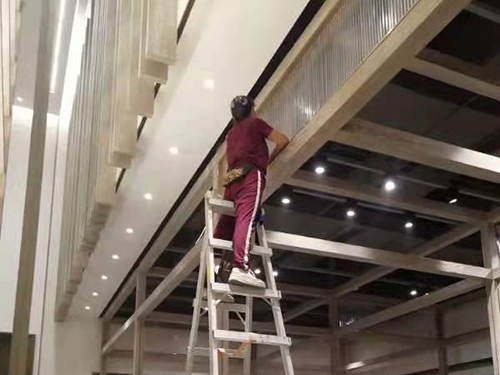 中洲南鹿苑營(yíng)銷(xiāo)中心開(kāi)荒清潔